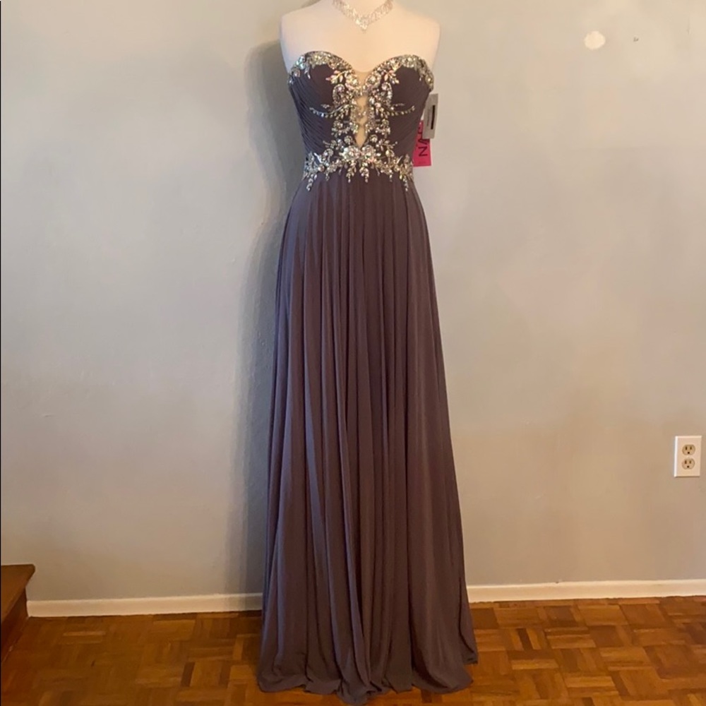 JVN by Jovani Formal gown, Gunmetal color Size 6
